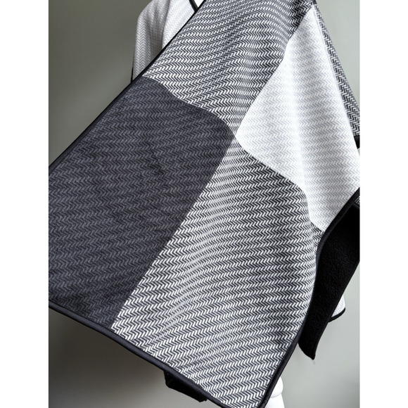Ike Behar Reversible Sherpa Wrap Poncho Shawl Black Gray Geometric Soft Cozy - Picture 5 of 11